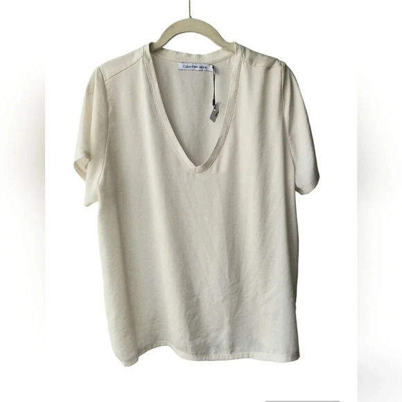 Calvin Klein Silky Soft Short Sleeve V Neck Blouse, L, NWT - Picture 8 of 8